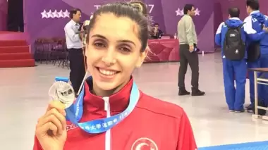 Milli tekvandocudan gümüş madalya
