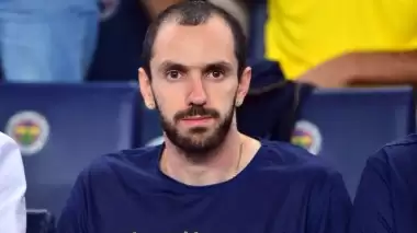 Kazanarak rakiplerine mesaj veriyor!