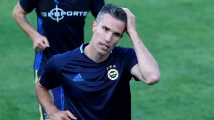 Van Persie maaşını bıraktı