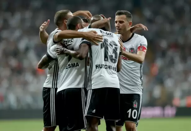 Kartal Timsah'ı avladı!