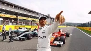 Japonya'da ilk cep Hamilton'ın