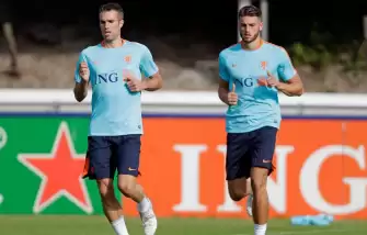 Video - Robin van Persie, antrenmana çıktı! Şık goller...