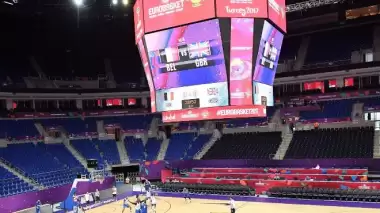 A ve B Grubu'nda birinci maçlar oynandı