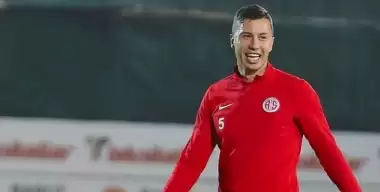 Flaş çıkış: "Türkiye'de mi oynuyoruz, başka yerde mi belli değil"