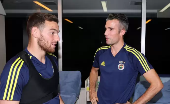 Robin van Persie'den kendisini eleştirenler için olay paylaşım!