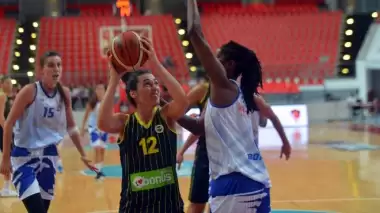 Fenerbahçe farklı başladı