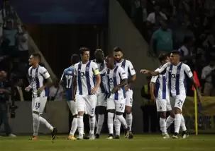 Porto 6'da 6 yaptı