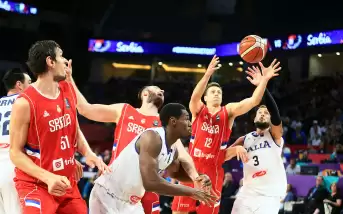 Sırbistan farklı kazandı, adını yarı finale yazdırdı