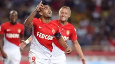 Falcao tek başına yetti!