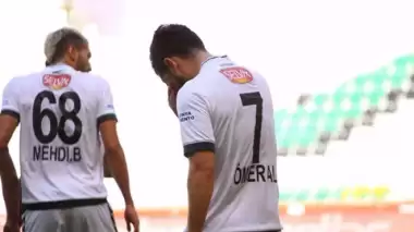 Ömer Ali Şahiner'den hakem Ümit Öztürk'e: İdare etmeye gelmişsin