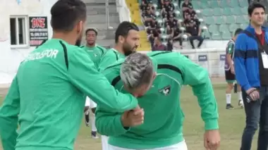 ÖZEL - El öptü, golünü attı!