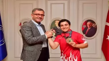 Onun bileğini dünya bükemedi...