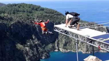Kelebekler Vadisi'nde base jumping etkinliği