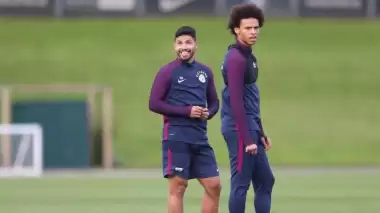 Agüero sahalara erken döndü