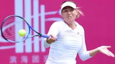 Sharapova Çin'de finalde!