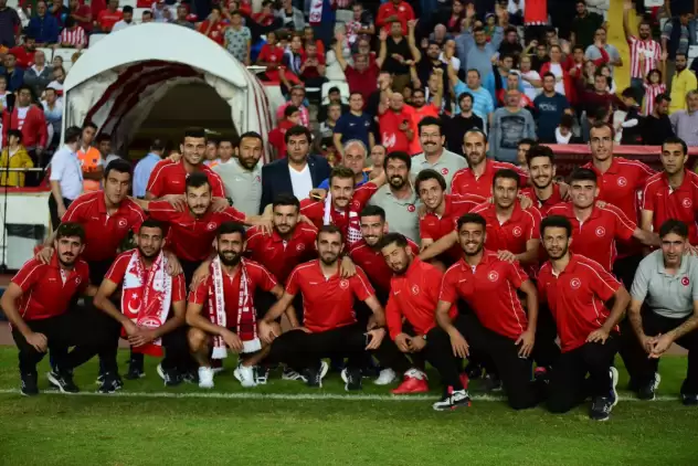 Türkiye İşitme Engelliler Futbol Takımı, Antalyaspor - Kasımpaşa maçını izledi!