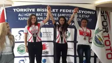 Brisaspor Antalya'dan başarılarla döndü! Kürsüden inmediler...