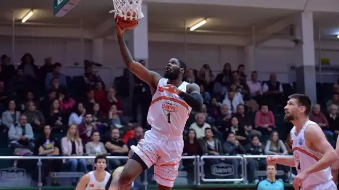 Banvit, sahasında Alman ekibini mağlup etti!