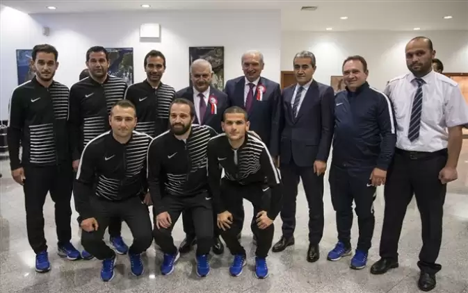 Başbakan, dünya şampiyonu İETT Futbol Takımı’nı kabul etti