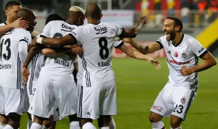 Beşiktaş'ın keyfi yerinde! İzmir'de 3 gollü galibiyet...