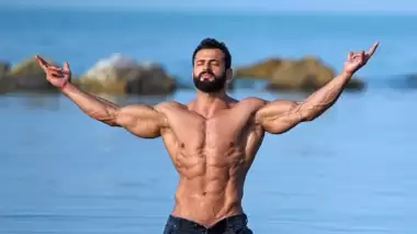 "Hulk"a özendi, dünya ikincisi oldu