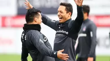 Adriano gün sayıyor! Transfer...