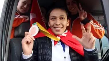 Avrupa şampiyonu boksör Elif'in yeni hayali...