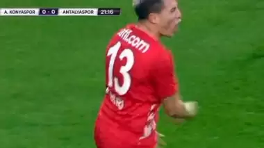 Samir Nasri, hakemin kararı sonrası çıldırdı!
