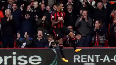 Bournemouth farka gitti!