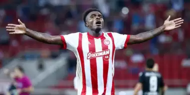 Futbolcu değil seyyah: Emenike