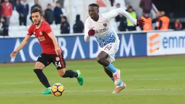 Trabzonspor'un 'Baba' lakablı futbolcusu N'doye alkış aldı