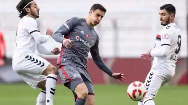 Beşiktaş'a talih kuşu! Mitrovic'e talip çıktı...