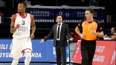 Anadolu Efes, Uşak Sportif'i Errick McCollum ile geçti!