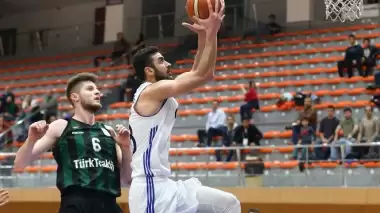 Sakarya Büyükşehir Belediyespor deplasmanda güldü