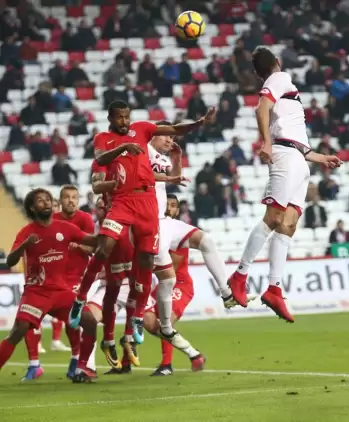 Antalyaspor Asbaşkanı'ndan flaş transfer açıklaması! Maicon, Djourou, Vainqueur, Eto'o...
