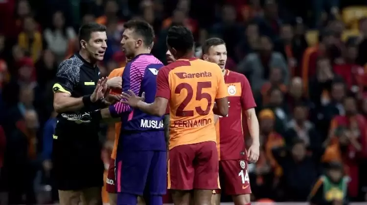 Liderliği Başakşehir'den devralan Galatasaray'da sessizlik hakim!