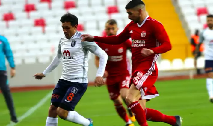 Sivasspor'dan Başakşehir'e ağır darbe! 3 maç kaybettikten sonra...