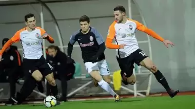 Ukrayna'da 3 kırmızı kartlı, olaylı maç! Shakhtar Donetsk 1-0 öne geçmesine rağmen...