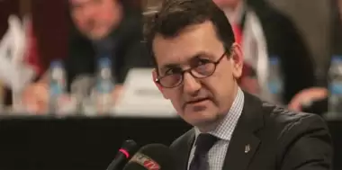 Metin Albayrak'tan sert tepki: Çingeneye beylik vermişler...