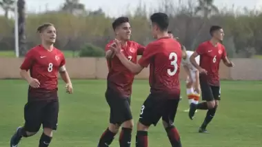 Video - Milliler hazırlık maçında güldü