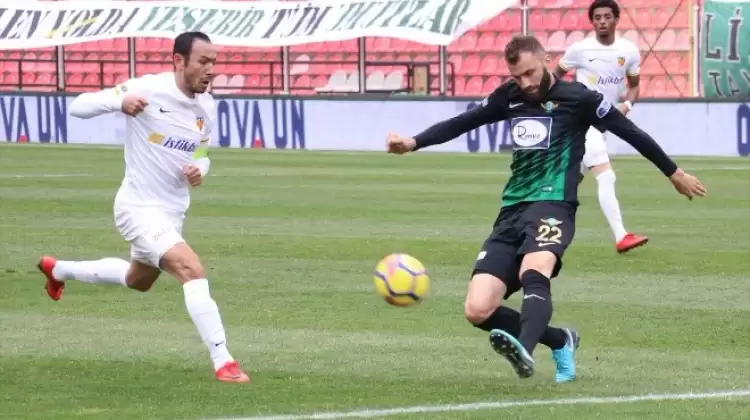 Umut Bulut atıyor, sosyal medya yıkılıyor!