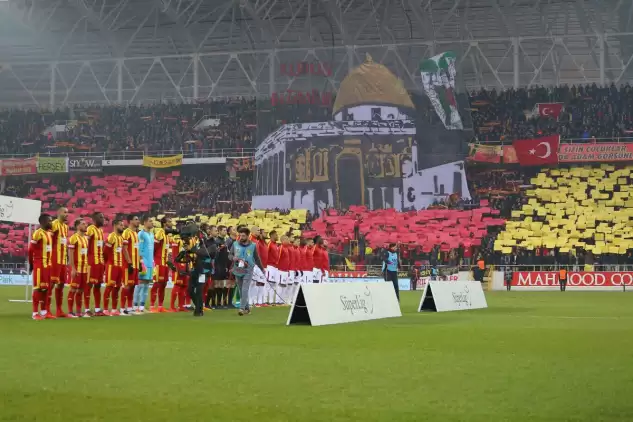 Malatyaspor taraftarından Kudüs koreografisi