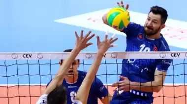 Halkbank, ilk galibiyetini aldı