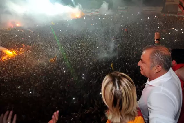 Fatih Terim Galatasaray ile anlaştı, sosyal medya yıkıldı!