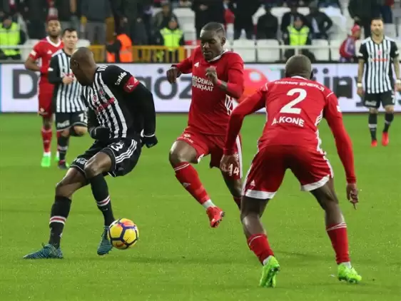 Beşiktaş sezonun orta ve korner rekorunu kırdı ama...