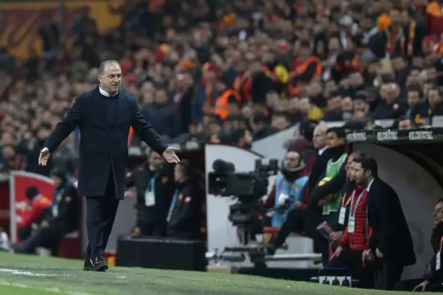 Fatih Terim'e Göztepe maçında yoğun ilgi! Taraftarı selamladı...