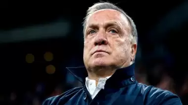 Advocaat'tan sürpriz imza!