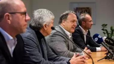 Advocaat'tan flaş Sneijder ve Van Persie sözleri!