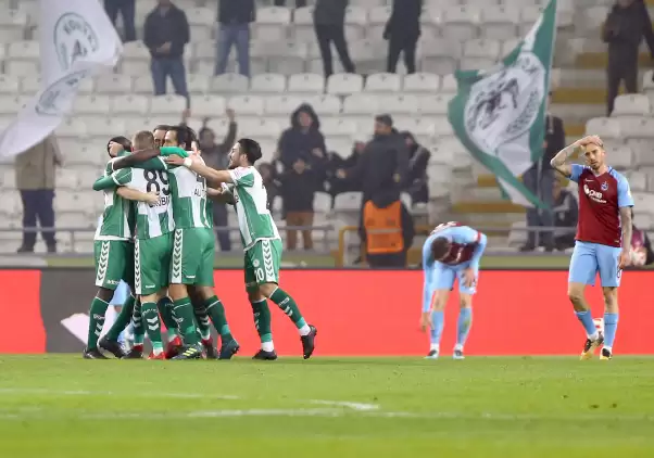 Özet - Konyaspor avantajı kaptı! Trabzonspor'u tek golle geçti...