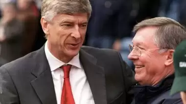 Wenger, Sir Alex Ferguson'ı tahtından indirdi!